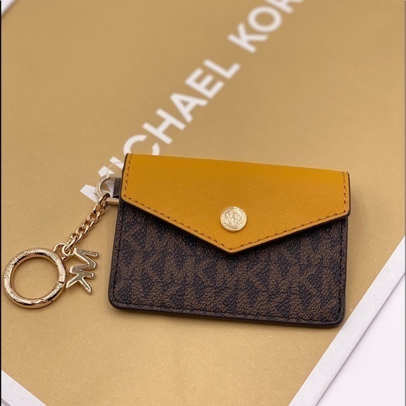 Michael Kors KALA SM FLP KY CRD CS MARIGOLD - Picture 1 of 5